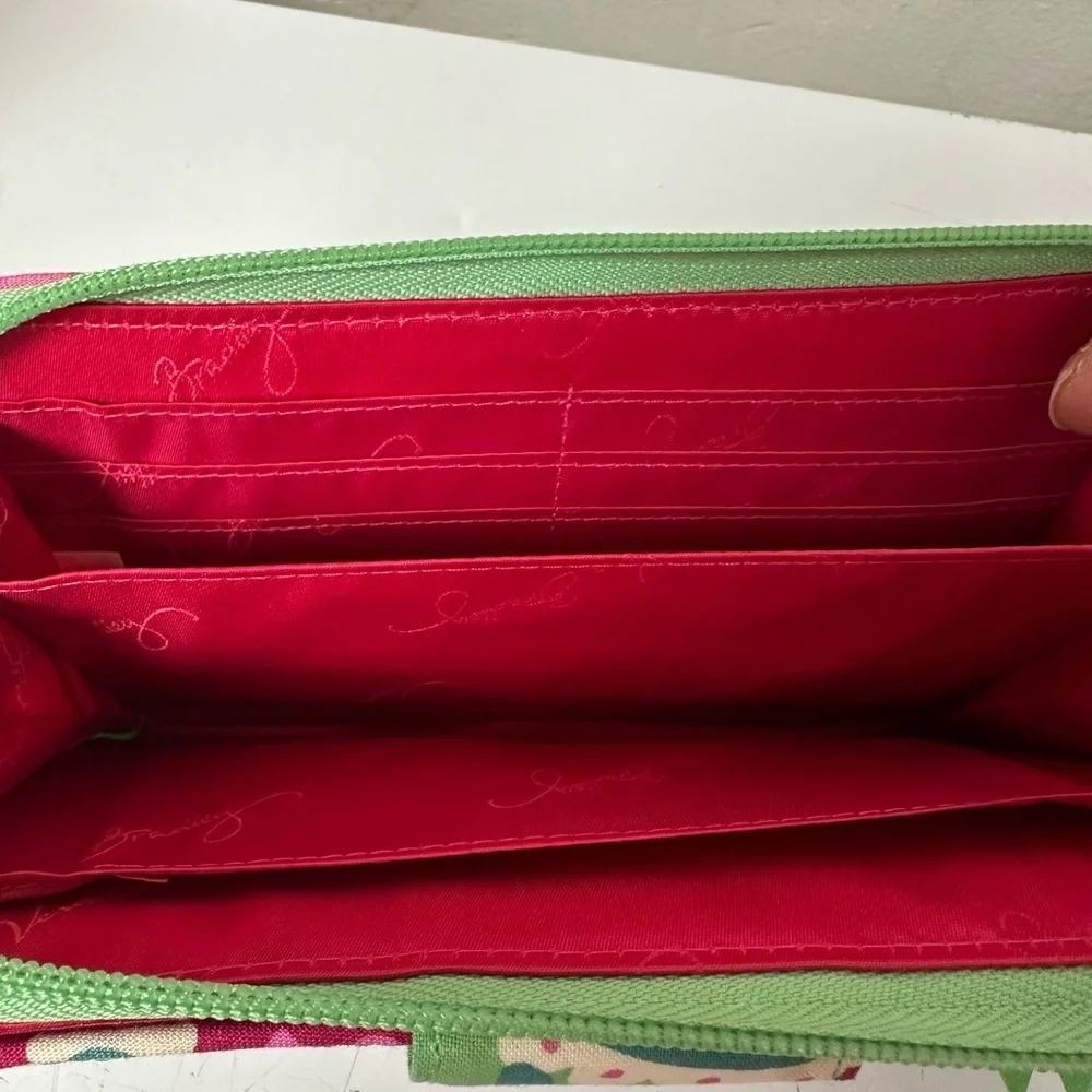 VERA BRADLEY Turnlock Wallet   